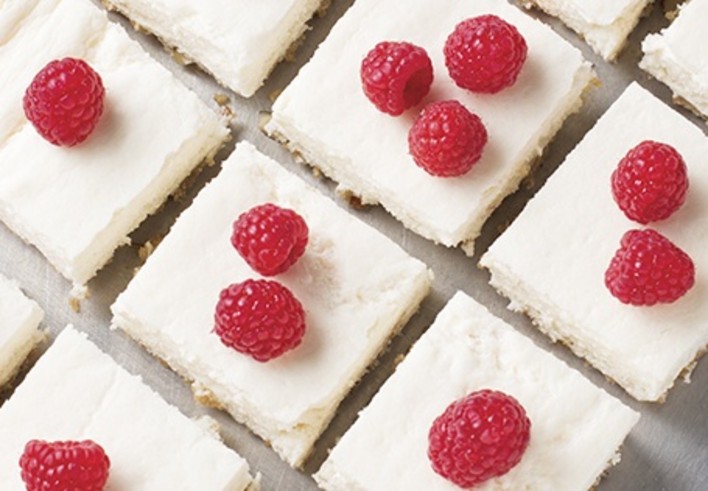 90 Calorie Raspberry Cheesecake Bars