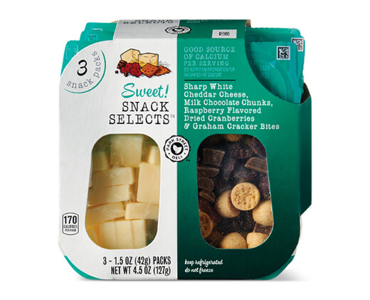 Park Street Deli Sweet Snack Selects Sharp Cheddar, Milk Chocolate, Cranberries and Graham Cookies